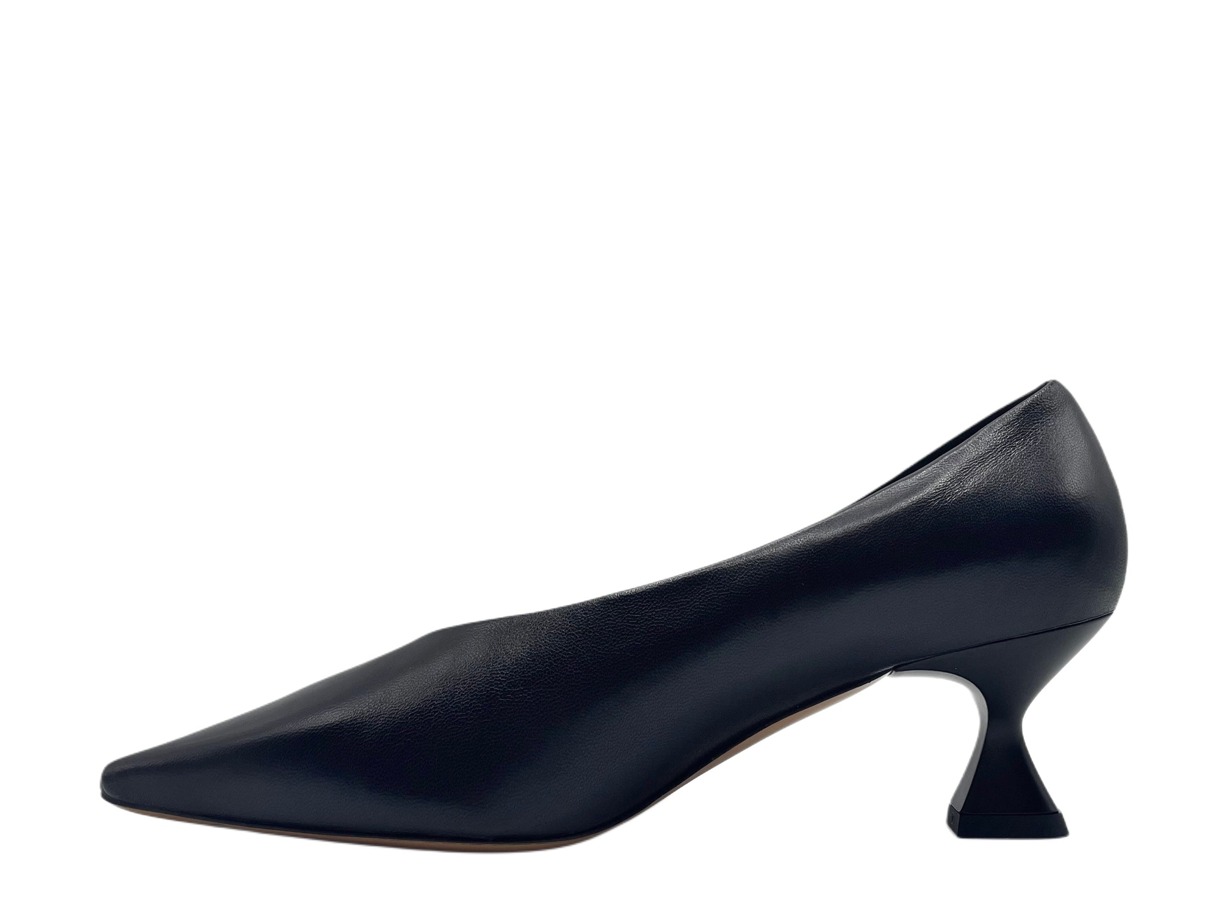The Seller - SS108 (Black)