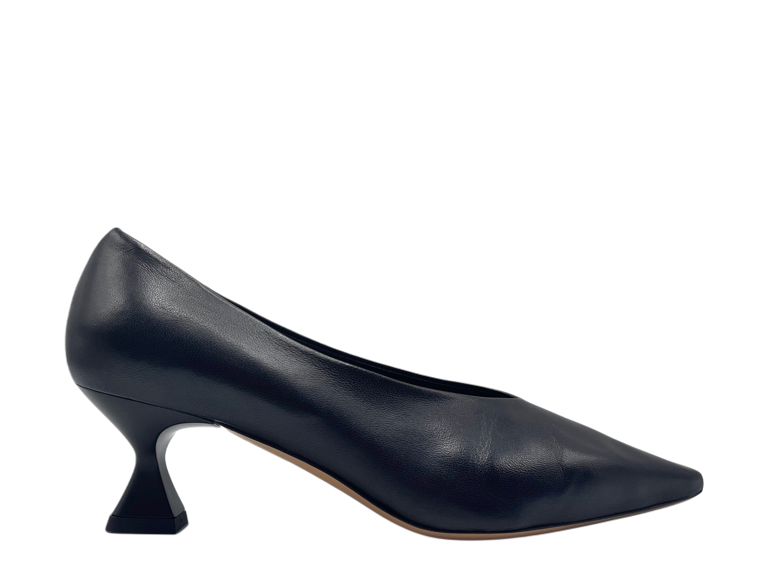 The Seller - SS108 (Black)