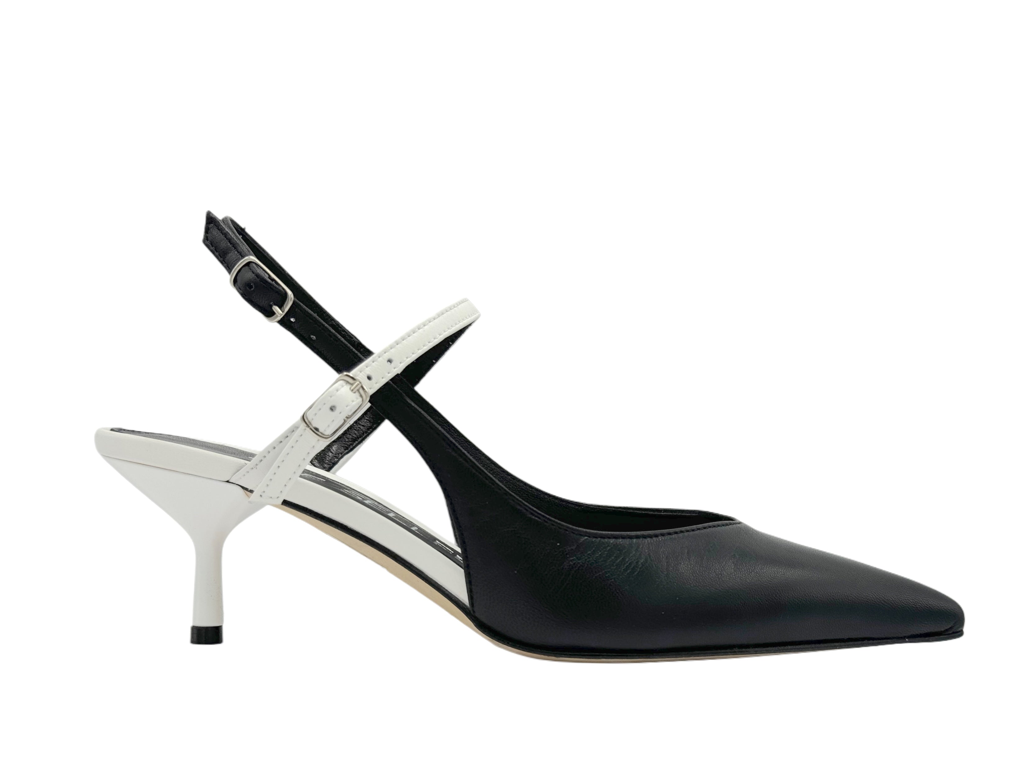The Seller - 1011 (Black)