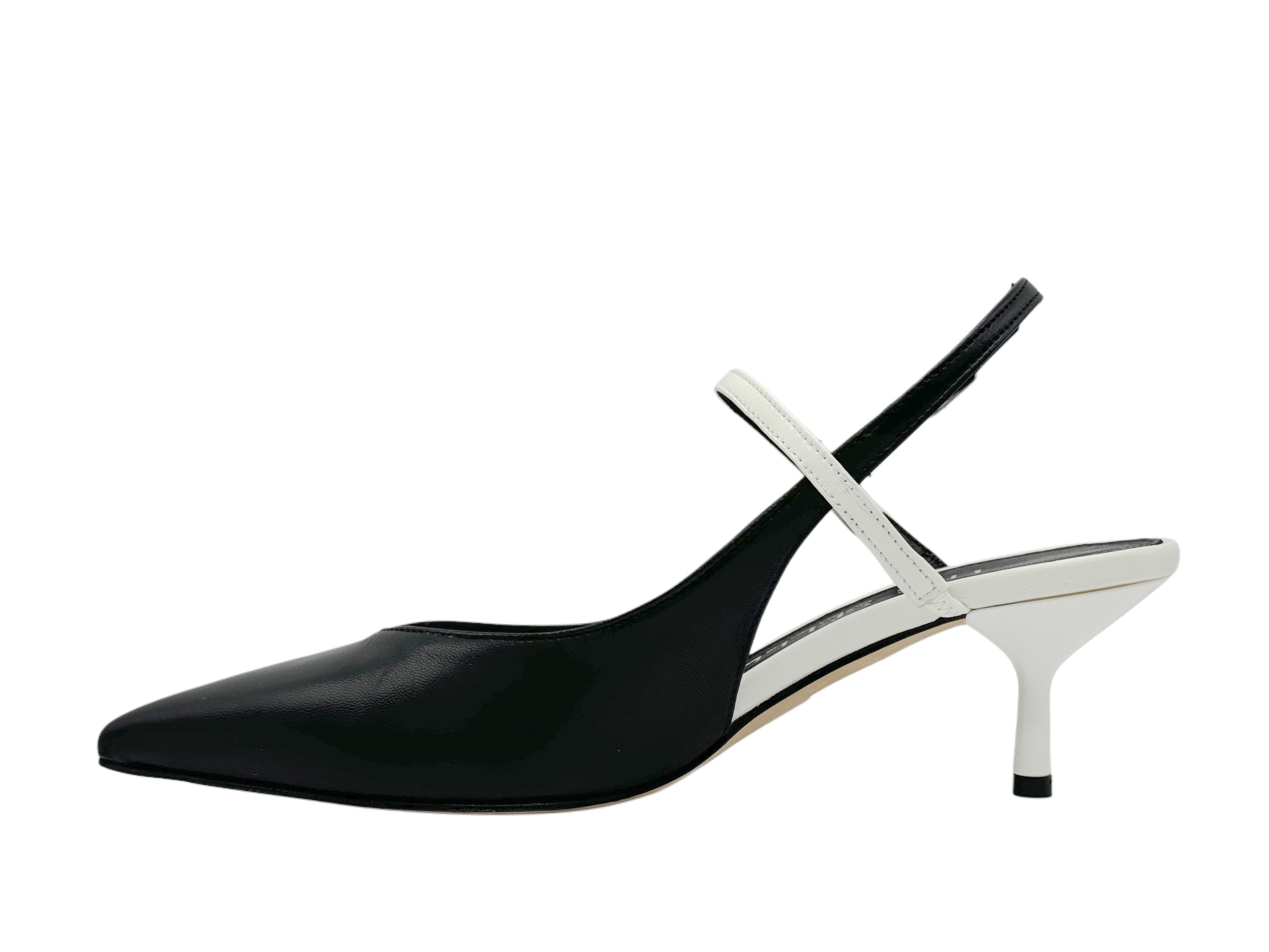 The Seller - 1011 (Black)