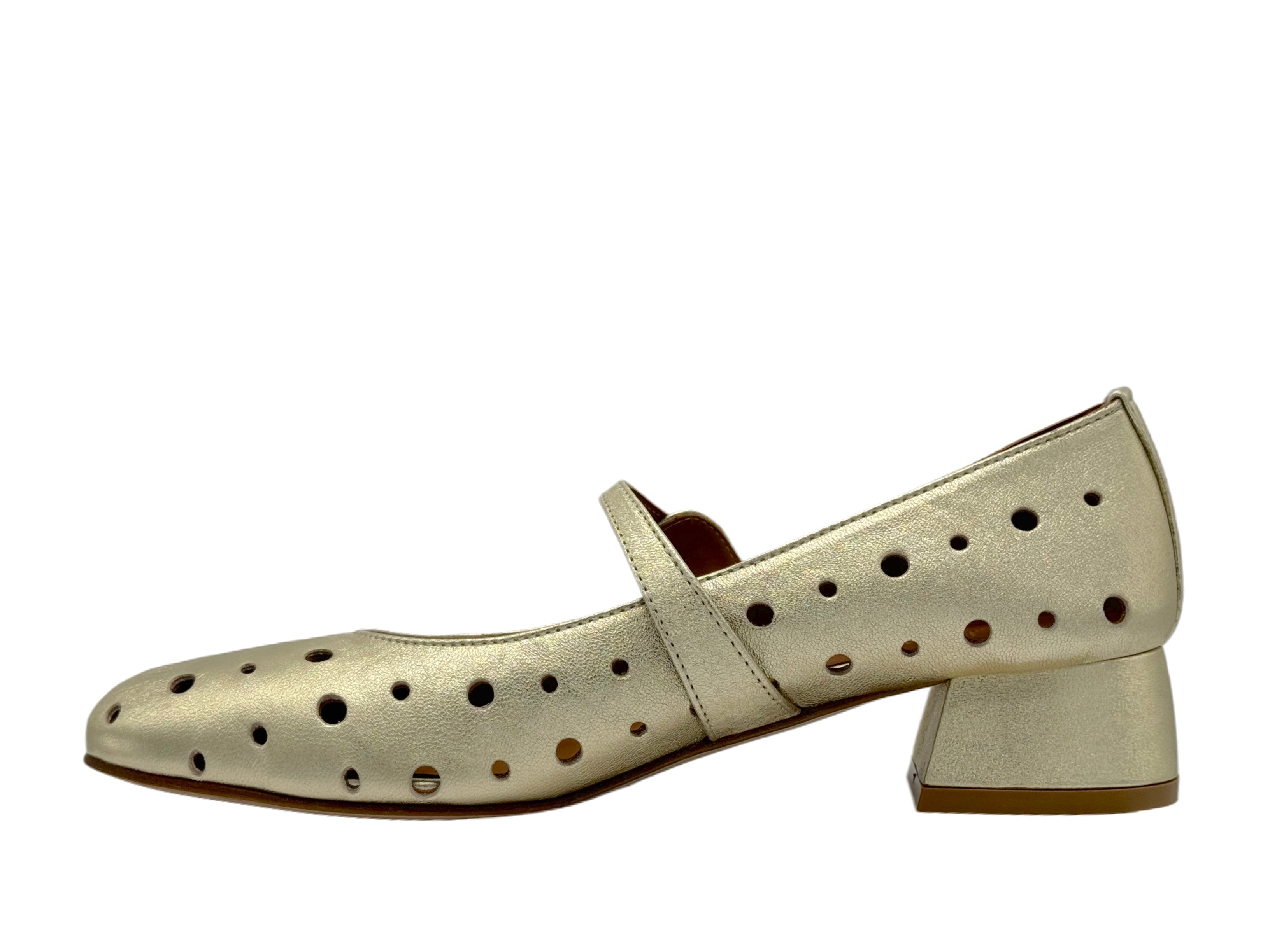 Julie Dee - GE066 (Gold)