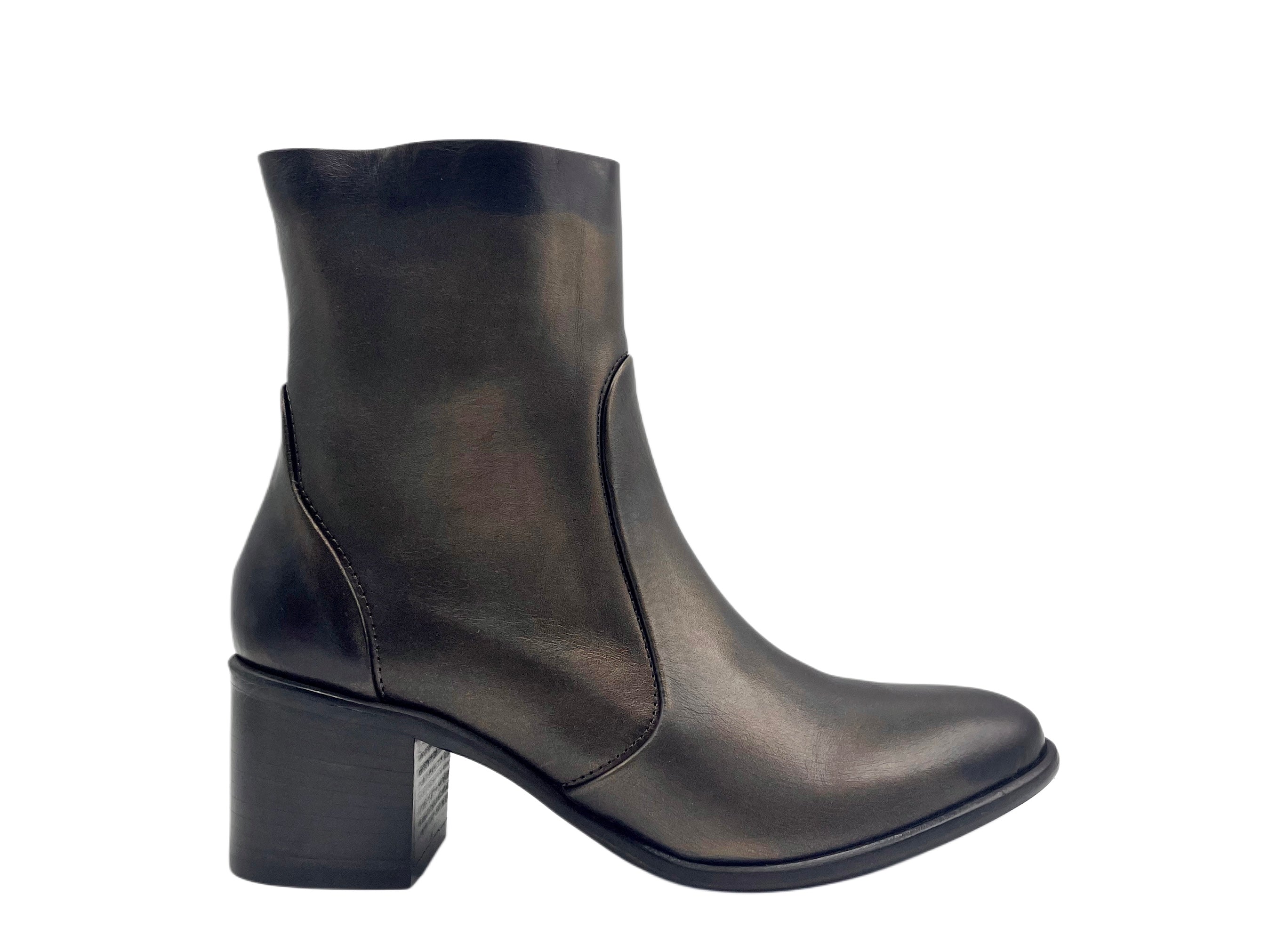 Julie Dee - MS001B (Bronze)