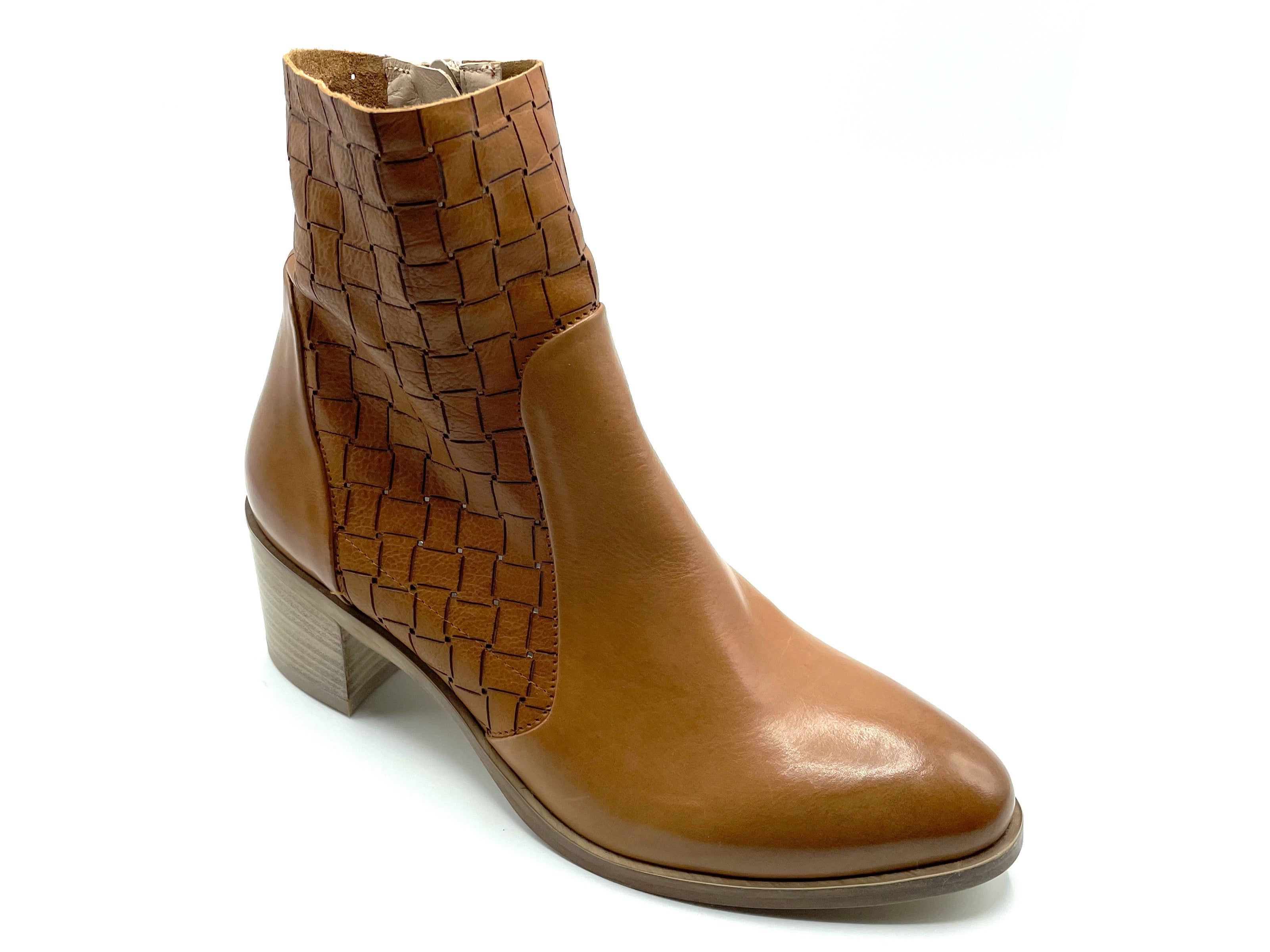 Donna Carolina - 005037 (Camel)
