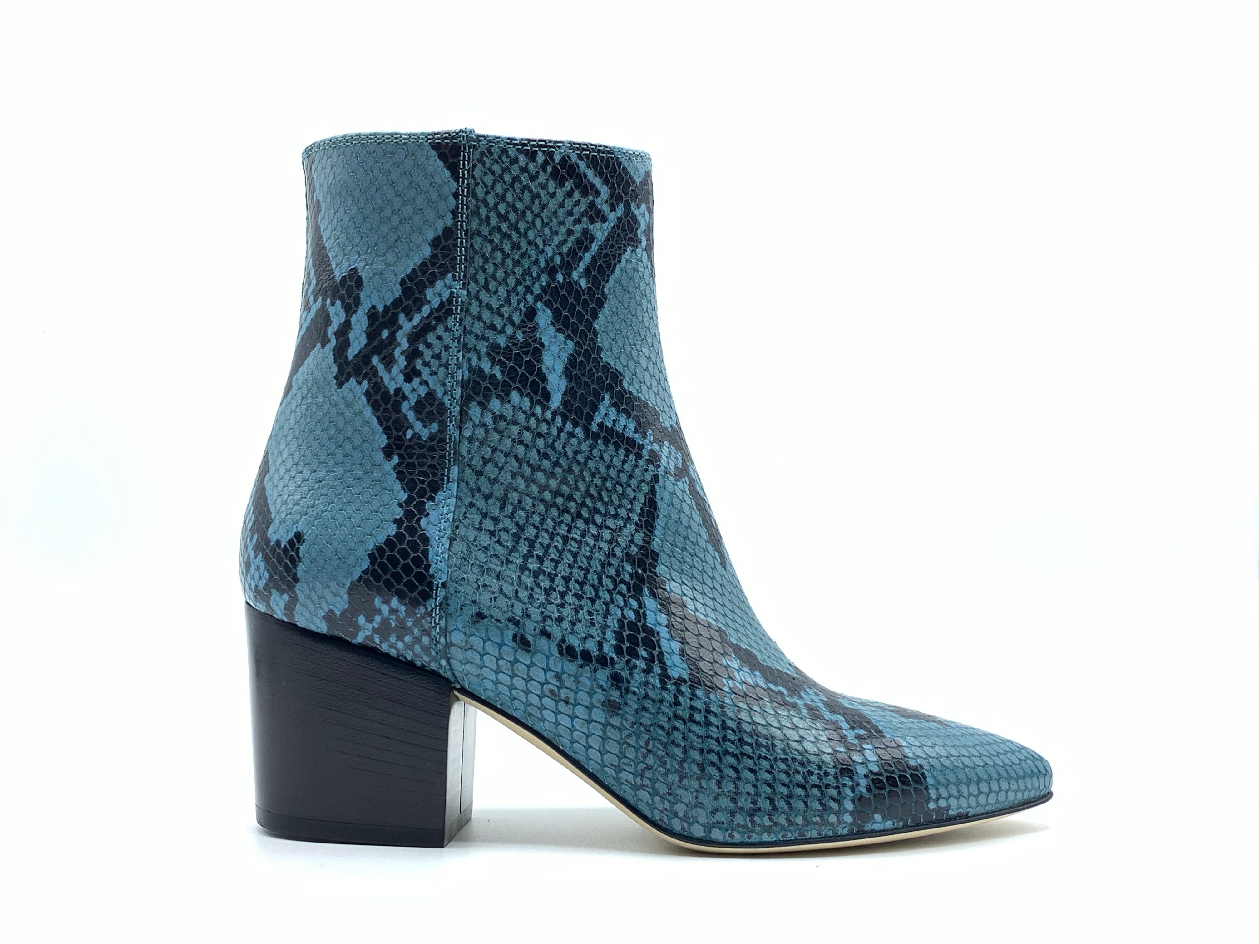 Le Pepe - 1368571 (Blue Snake)