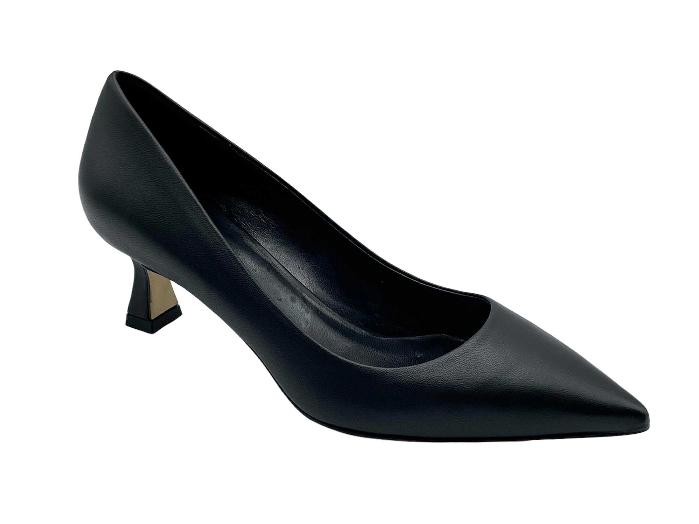 The Seller - S813 (Black)