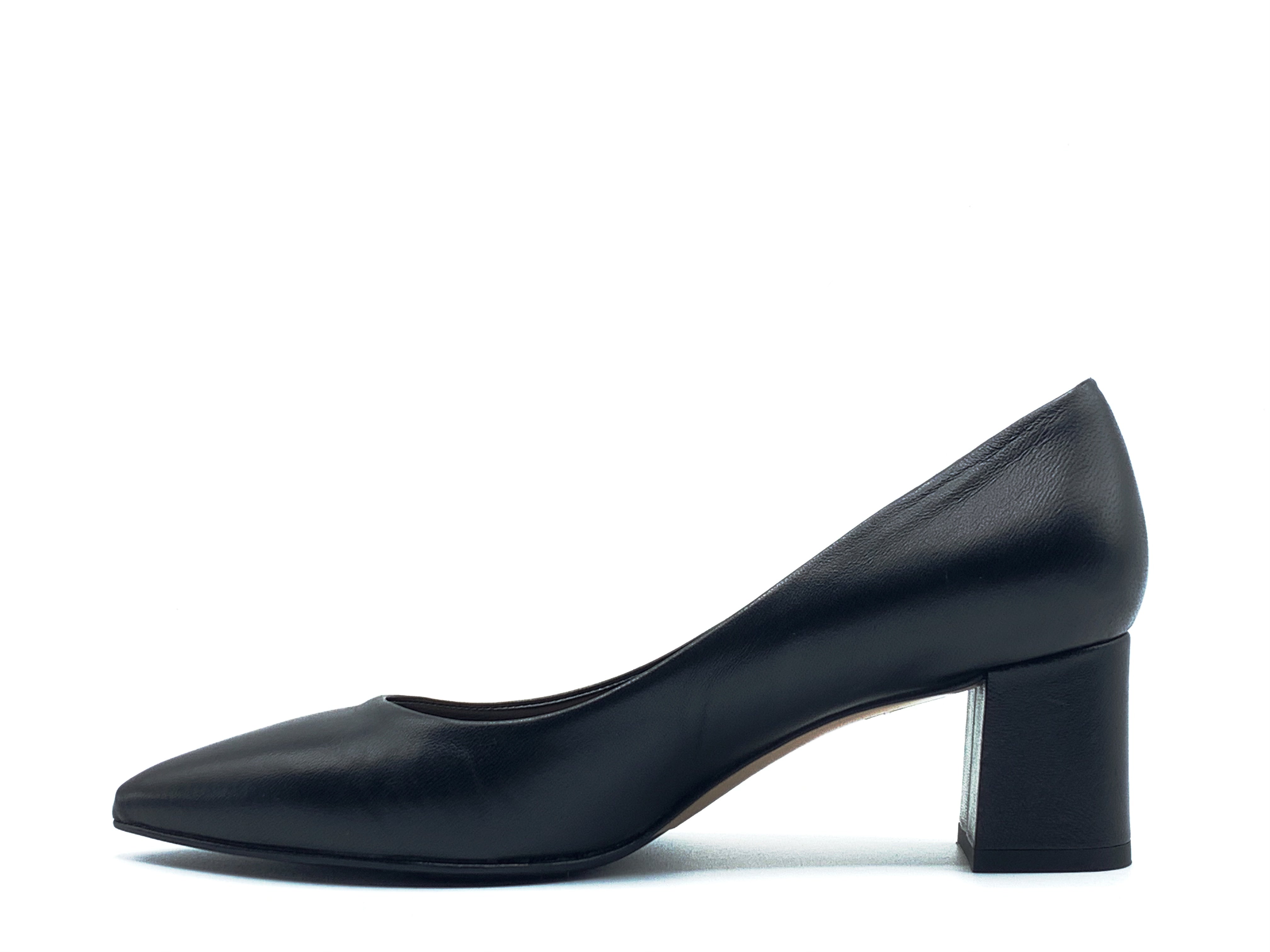 The Seller - S8002 (Black Leather)